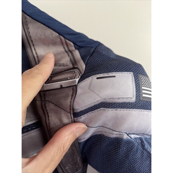 Rubies Marvel Captain America Winter Soldier Costume Kid Sz M?? Two-side w/ Mask - Picture 8 of 12